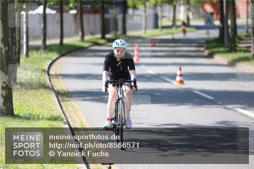 10.08.2025 - GEWOBA Citytriathlon Bremen Yannick Fuchs http://msf.ph/oto/8566571 10.08.2025 15:03:00 Radfahren 236, 354, 529 meine-sportfotos.de