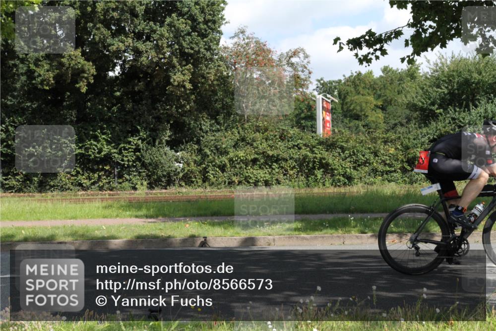 10.08.2025 - GEWOBA Citytriathlon Bremen Yannick Fuchs http://msf.ph/oto/8566573 10.08.2025 12:18:23 Radfahren 579, 582, 637, 678, 680, 763, 855, 914, 919, 973 meine-sportfotos.de