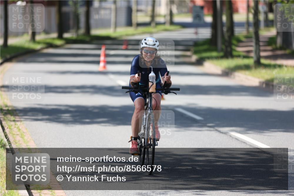 10.08.2025 - GEWOBA Citytriathlon Bremen Yannick Fuchs http://msf.ph/oto/8566578 10.08.2025 15:03:11 Radfahren 529 meine-sportfotos.de