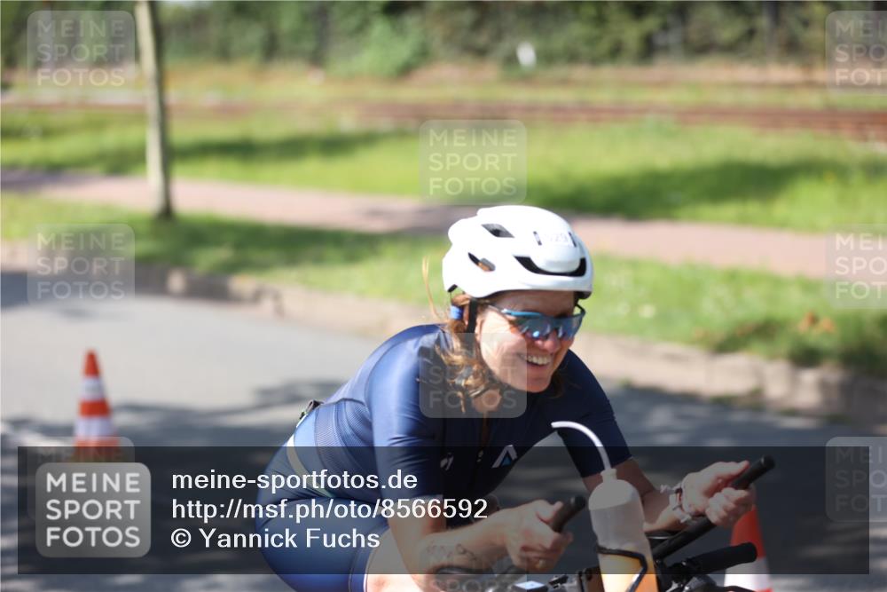 10.08.2025 - GEWOBA Citytriathlon Bremen Yannick Fuchs http://msf.ph/oto/8566592 10.08.2025 15:03:13 Radfahren 529 meine-sportfotos.de