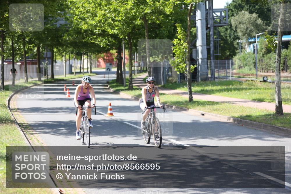 10.08.2025 - GEWOBA Citytriathlon Bremen Yannick Fuchs http://msf.ph/oto/8566595 10.08.2025 15:04:46 Radfahren 476, 477 meine-sportfotos.de