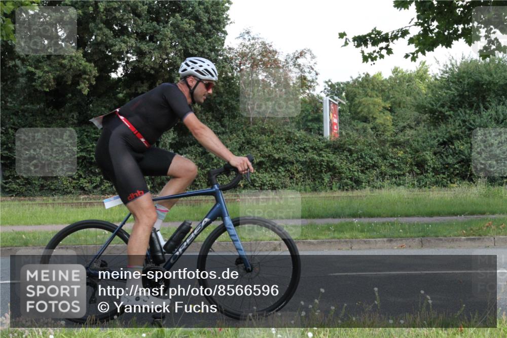 10.08.2025 - GEWOBA Citytriathlon Bremen Yannick Fuchs http://msf.ph/oto/8566596 10.08.2025 12:18:37 Radfahren 584, 637, 642, 652, 678, 680, 759, 763, 781, 855, 919, 1015, 1018, 1029 meine-sportfotos.de