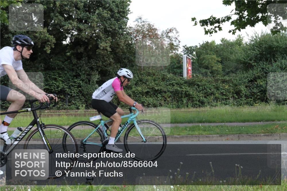 10.08.2025 - GEWOBA Citytriathlon Bremen Yannick Fuchs http://msf.ph/oto/8566604 10.08.2025 12:18:39 Radfahren 584, 637, 642, 652, 678, 680, 759, 781, 789, 790, 855, 919, 1015, 1018, 1029 meine-sportfotos.de