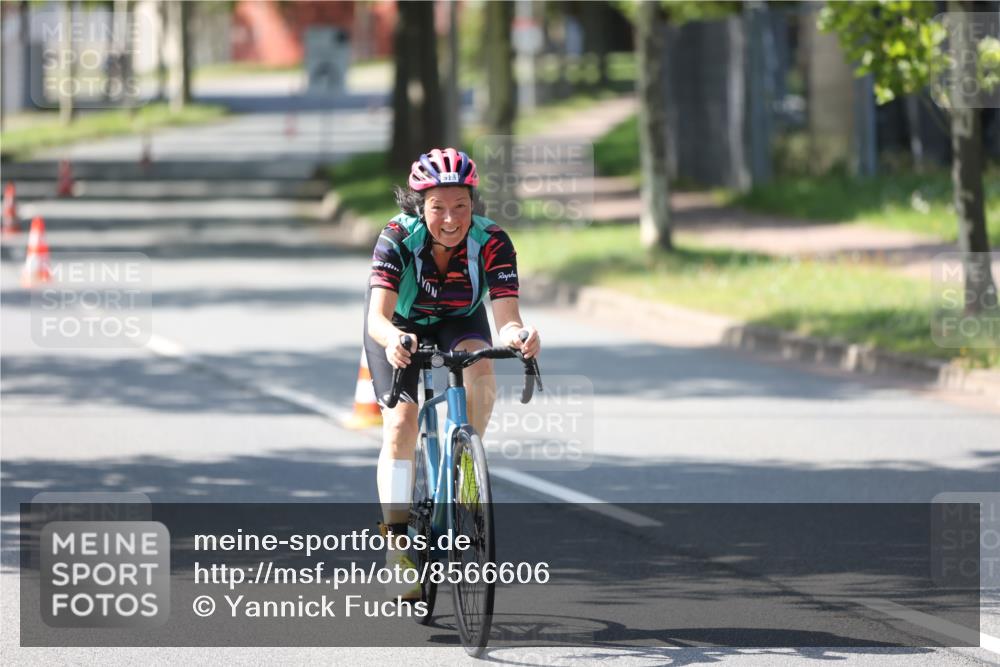 10.08.2025 - GEWOBA Citytriathlon Bremen Yannick Fuchs http://msf.ph/oto/8566606 10.08.2025 15:05:33 Radfahren 513 meine-sportfotos.de