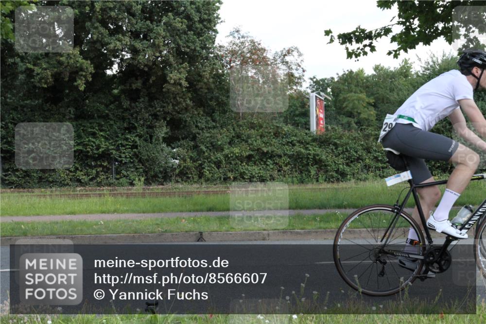 10.08.2025 - GEWOBA Citytriathlon Bremen Yannick Fuchs http://msf.ph/oto/8566607 10.08.2025 12:18:39 Radfahren 584, 637, 642, 652, 678, 680, 759, 781, 789, 790, 855, 919, 1015, 1018, 1029 meine-sportfotos.de