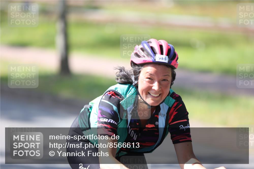 10.08.2025 - GEWOBA Citytriathlon Bremen Yannick Fuchs http://msf.ph/oto/8566613 10.08.2025 15:05:34 Radfahren 513 meine-sportfotos.de