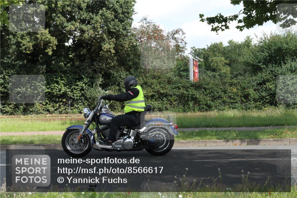 10.08.2025 - GEWOBA Citytriathlon Bremen Yannick Fuchs http://msf.ph/oto/8566617 10.08.2025 12:18:47 Radfahren 556, 584, 642, 652, 678, 759, 781, 789, 790, 825, 853, 978, 982, 1015, 1018, 1029 meine-sportfotos.de