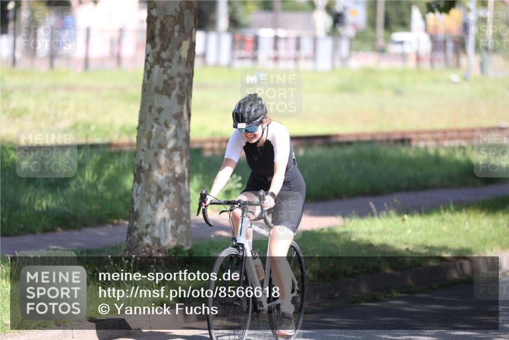 10.08.2025 - GEWOBA Citytriathlon Bremen Yannick Fuchs http://msf.ph/oto/8566618 10.08.2025 15:05:40 Radfahren 513 meine-sportfotos.de
