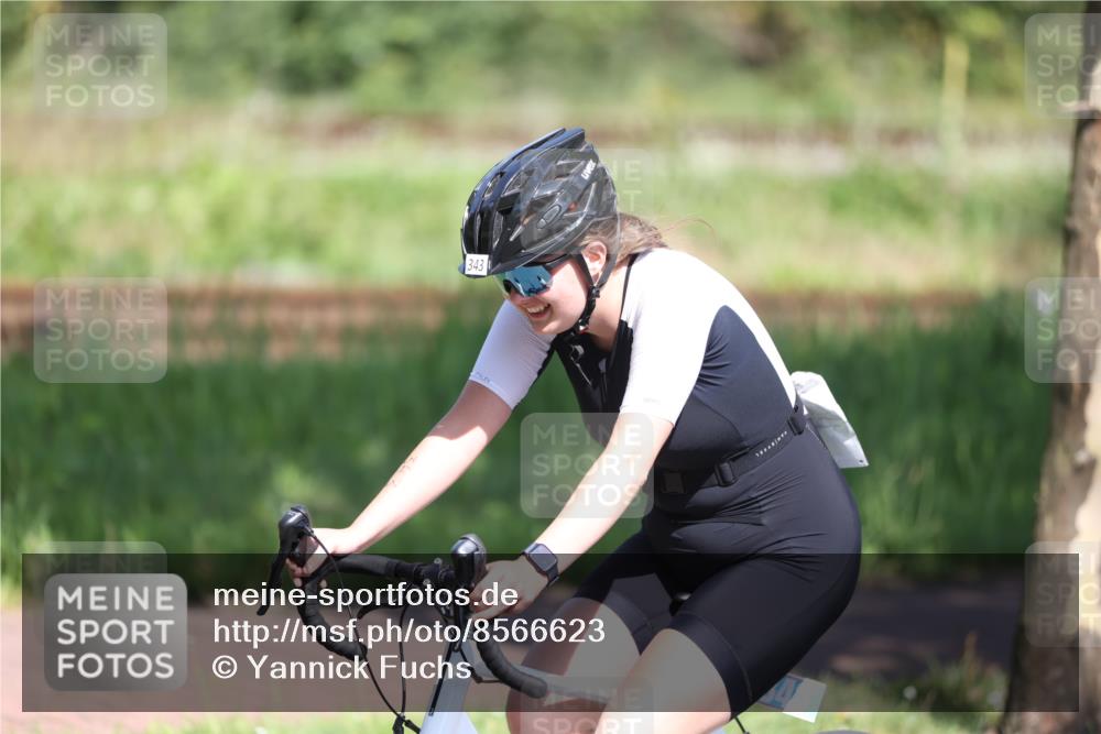 10.08.2025 - GEWOBA Citytriathlon Bremen Yannick Fuchs http://msf.ph/oto/8566623 10.08.2025 15:05:42 Radfahren 513 meine-sportfotos.de