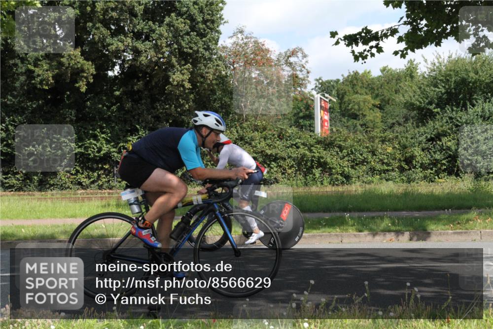 10.08.2025 - GEWOBA Citytriathlon Bremen Yannick Fuchs http://msf.ph/oto/8566629 10.08.2025 12:18:55 Radfahren 556, 789, 790, 825, 853, 978, 982, 1018 meine-sportfotos.de