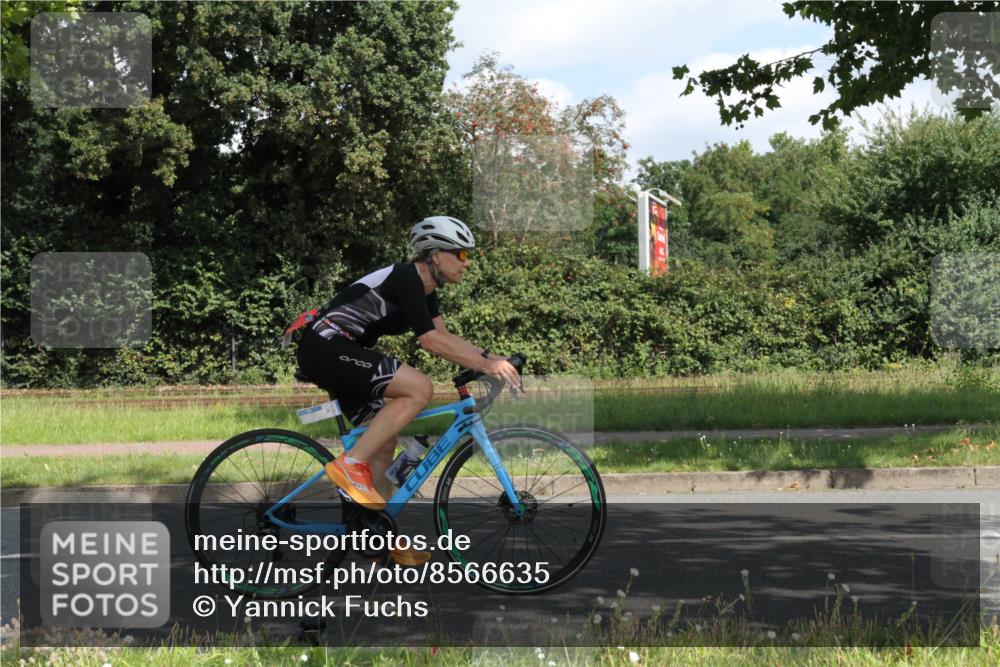 10.08.2025 - GEWOBA Citytriathlon Bremen Yannick Fuchs http://msf.ph/oto/8566635 10.08.2025 12:18:58 Radfahren 556, 789, 790, 825, 853, 978, 982, 1018 meine-sportfotos.de