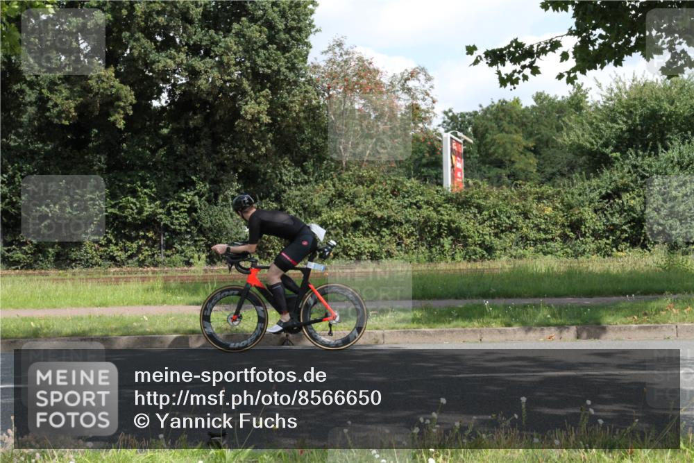 10.08.2025 - GEWOBA Citytriathlon Bremen Yannick Fuchs http://msf.ph/oto/8566650 10.08.2025 12:19:18 Radfahren 709, 750, 762, 804, 1033 meine-sportfotos.de