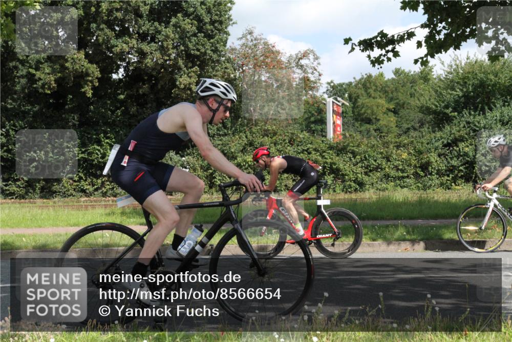 10.08.2025 - GEWOBA Citytriathlon Bremen Yannick Fuchs http://msf.ph/oto/8566654 10.08.2025 12:19:26 Radfahren 709, 750, 762, 804, 872, 1033 meine-sportfotos.de