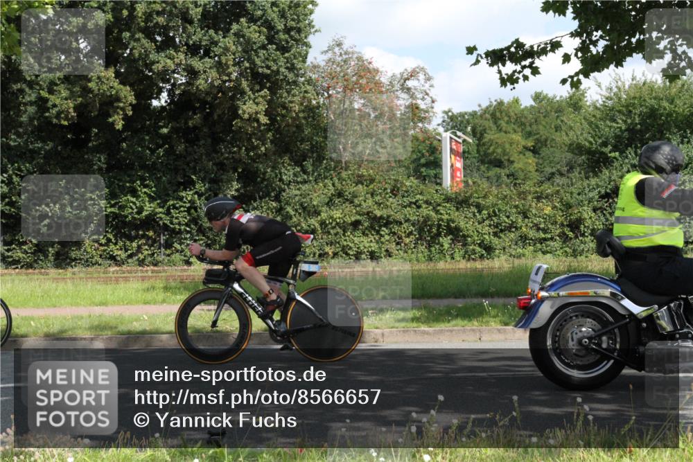 10.08.2025 - GEWOBA Citytriathlon Bremen Yannick Fuchs http://msf.ph/oto/8566657 10.08.2025 12:19:27 Radfahren 749, 750, 762, 804, 872, 1033 meine-sportfotos.de