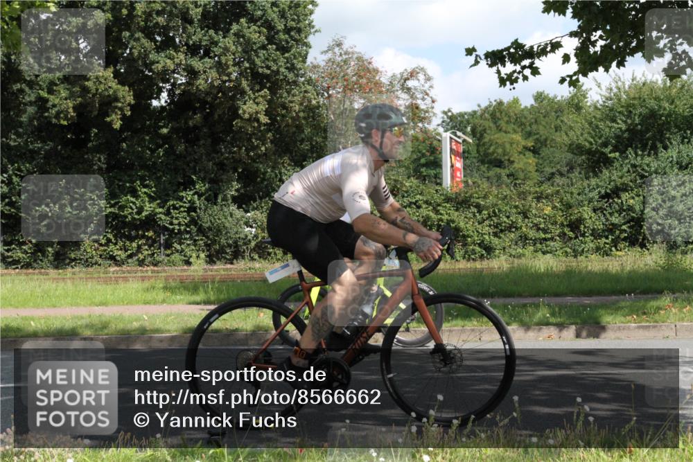 10.08.2025 - GEWOBA Citytriathlon Bremen Yannick Fuchs http://msf.ph/oto/8566662 10.08.2025 12:19:40 Radfahren 554, 719, 749, 872 meine-sportfotos.de