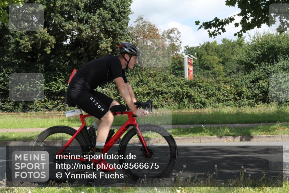 10.08.2025 - GEWOBA Citytriathlon Bremen Yannick Fuchs http://msf.ph/oto/8566675 10.08.2025 12:19:59 Radfahren 639, 719, 739, 764, 782, 784, 841, 844, 920, 1027 meine-sportfotos.de