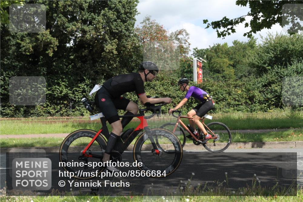 10.08.2025 - GEWOBA Citytriathlon Bremen Yannick Fuchs http://msf.ph/oto/8566684 10.08.2025 12:20:08 Radfahren 565, 570, 639, 739, 764, 782, 784, 841, 844, 892, 920, 1027 meine-sportfotos.de