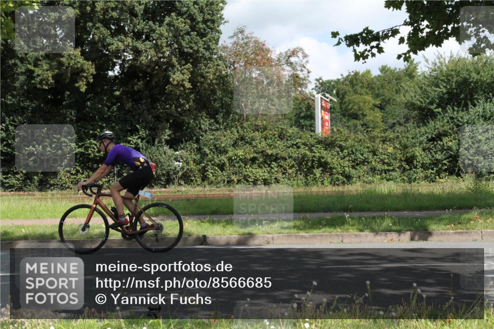 10.08.2025 - GEWOBA Citytriathlon Bremen Yannick Fuchs http://msf.ph/oto/8566685 10.08.2025 12:20:09 Radfahren 565, 570, 639, 720, 739, 764, 782, 784, 841, 844, 892, 920, 1027 meine-sportfotos.de