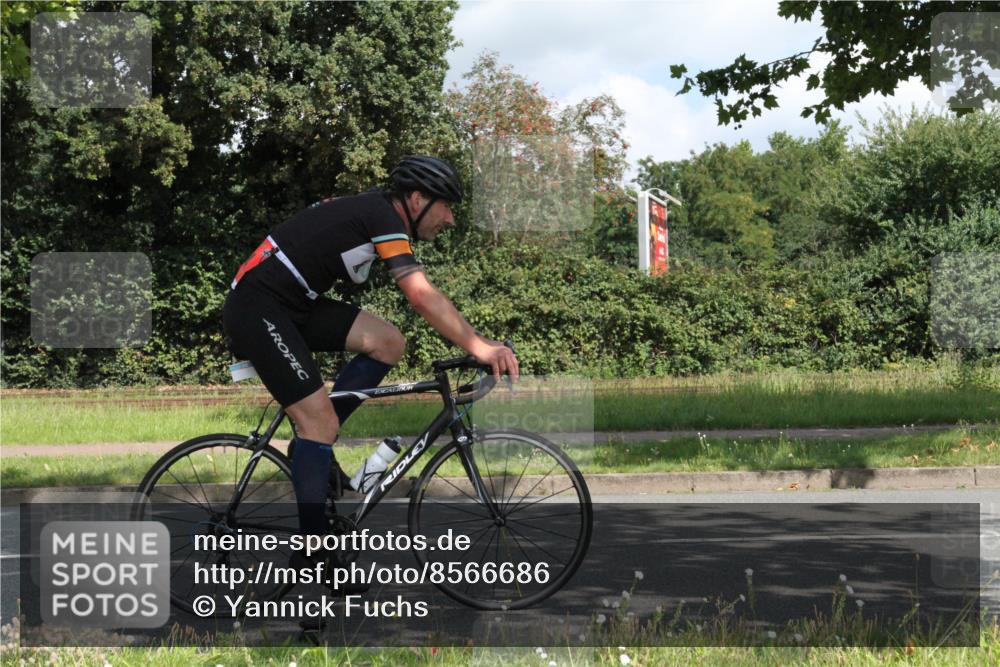 10.08.2025 - GEWOBA Citytriathlon Bremen Yannick Fuchs http://msf.ph/oto/8566686 10.08.2025 12:20:11 Radfahren 565, 570, 639, 720, 739, 764, 782, 784, 841, 844, 892, 920, 1027 meine-sportfotos.de