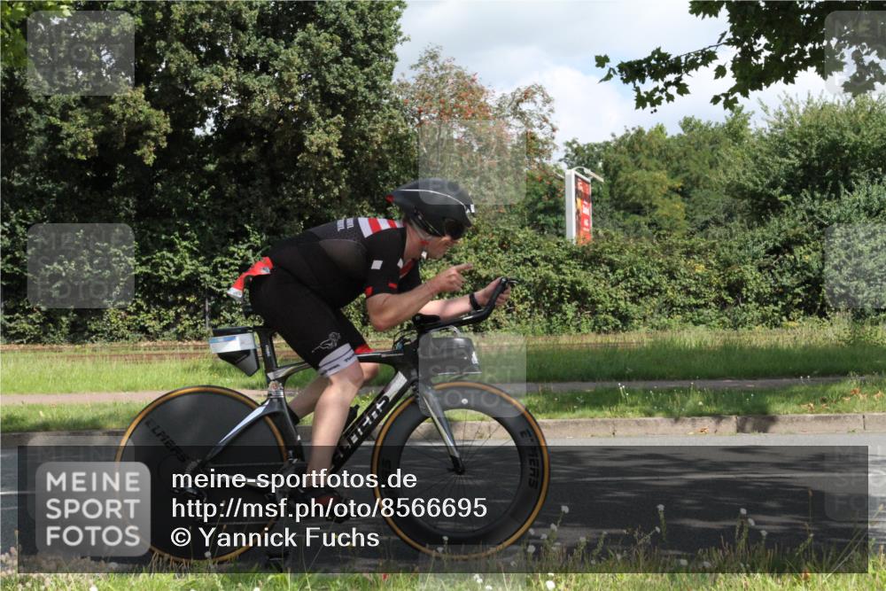 10.08.2025 - GEWOBA Citytriathlon Bremen Yannick Fuchs http://msf.ph/oto/8566695 10.08.2025 12:20:18 Radfahren 565, 570, 596, 631, 720, 782, 784, 844, 892, 920 meine-sportfotos.de