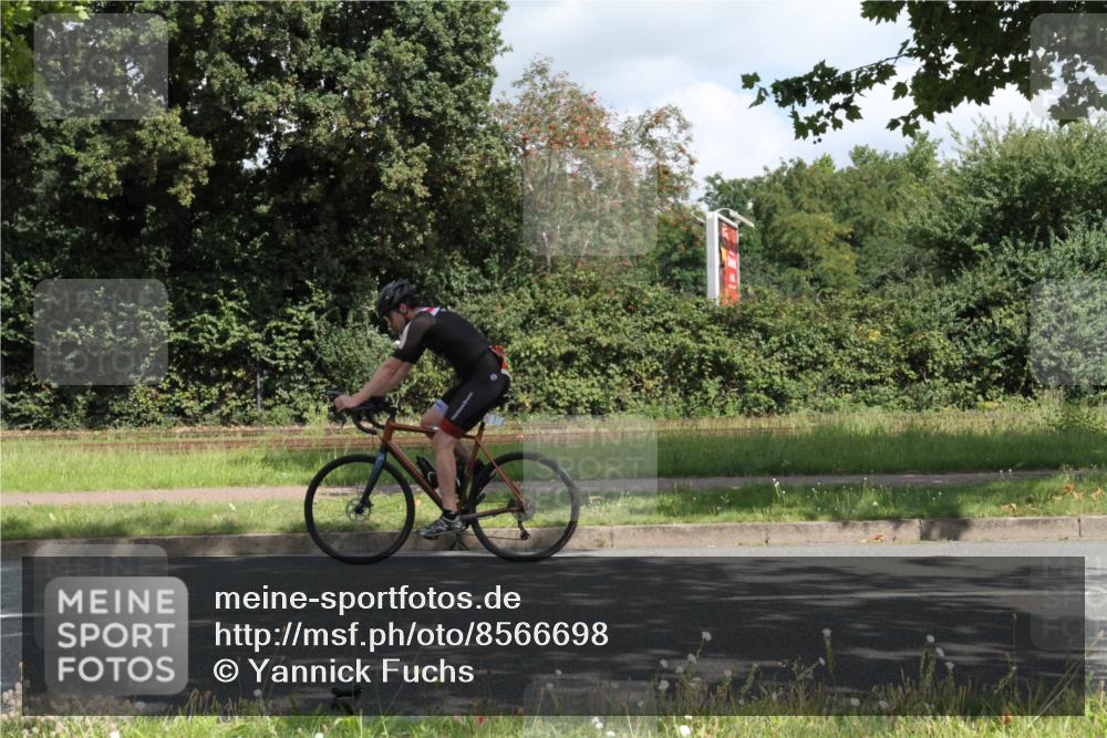 10.08.2025 - GEWOBA Citytriathlon Bremen Yannick Fuchs http://msf.ph/oto/8566698 10.08.2025 12:20:21 Radfahren 565, 570, 596, 631, 720, 844, 892 meine-sportfotos.de
