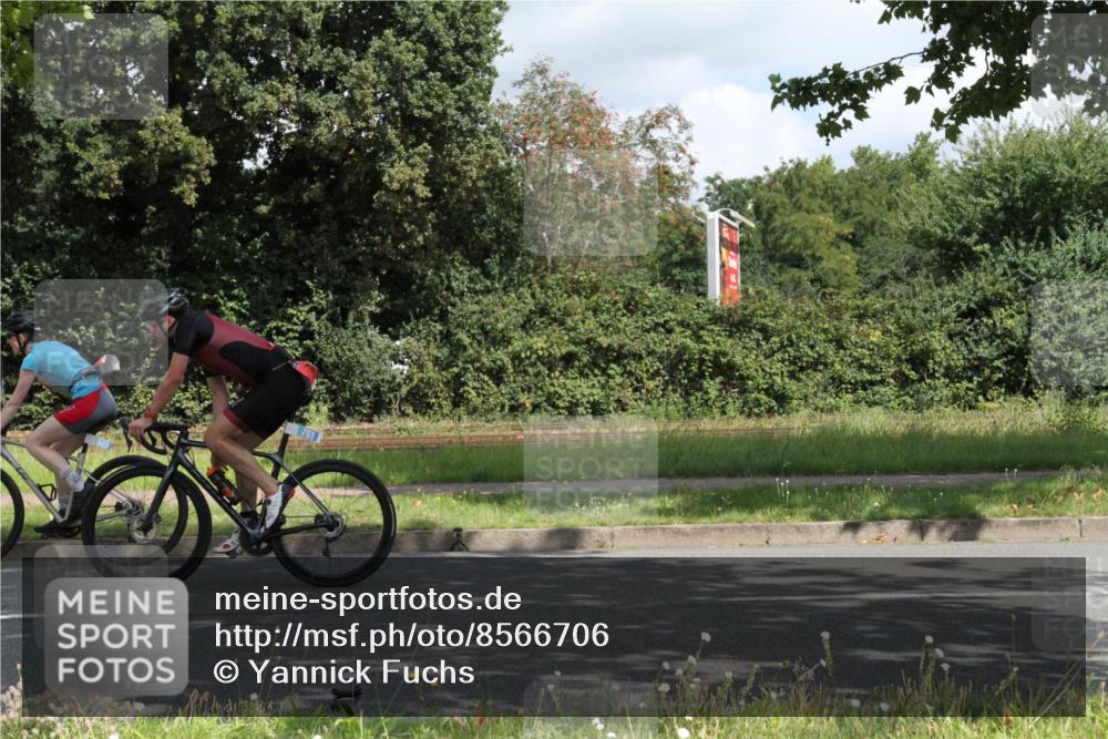10.08.2025 - GEWOBA Citytriathlon Bremen Yannick Fuchs http://msf.ph/oto/8566706 10.08.2025 12:20:32 Radfahren 563, 565, 596, 631, 720, 734, 829, 900 meine-sportfotos.de