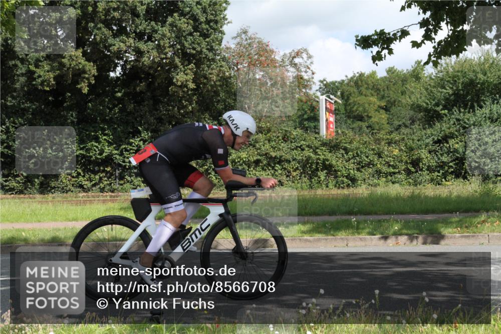10.08.2025 - GEWOBA Citytriathlon Bremen Yannick Fuchs http://msf.ph/oto/8566708 10.08.2025 12:20:34 Radfahren 563, 596, 631, 720, 734, 829, 900, 940 meine-sportfotos.de