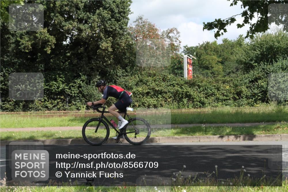 10.08.2025 - GEWOBA Citytriathlon Bremen Yannick Fuchs http://msf.ph/oto/8566709 10.08.2025 12:20:35 Radfahren 563, 596, 631, 734, 829, 900, 940 meine-sportfotos.de