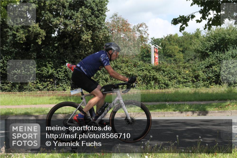 10.08.2025 - GEWOBA Citytriathlon Bremen Yannick Fuchs http://msf.ph/oto/8566710 10.08.2025 12:20:38 Radfahren 563, 596, 631, 734, 829, 900, 940 meine-sportfotos.de