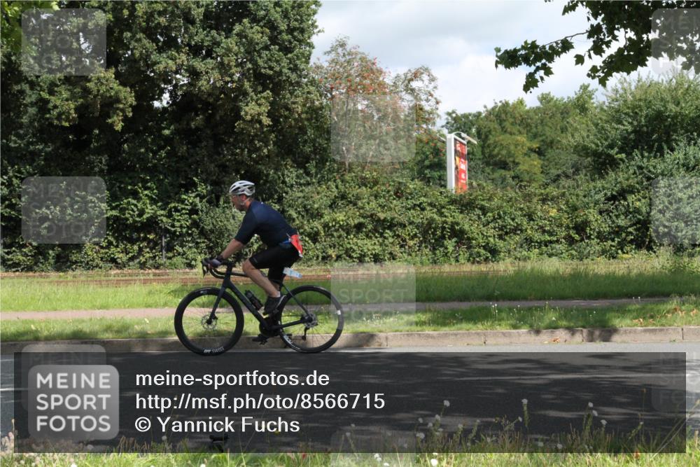 10.08.2025 - GEWOBA Citytriathlon Bremen Yannick Fuchs http://msf.ph/oto/8566715 10.08.2025 12:20:52 Radfahren 581, 701, 772, 795, 829, 899, 940, 1001 meine-sportfotos.de