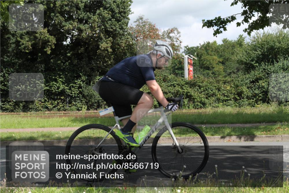 10.08.2025 - GEWOBA Citytriathlon Bremen Yannick Fuchs http://msf.ph/oto/8566719 10.08.2025 12:20:54 Radfahren 558, 581, 701, 772, 795, 899, 940, 1001 meine-sportfotos.de