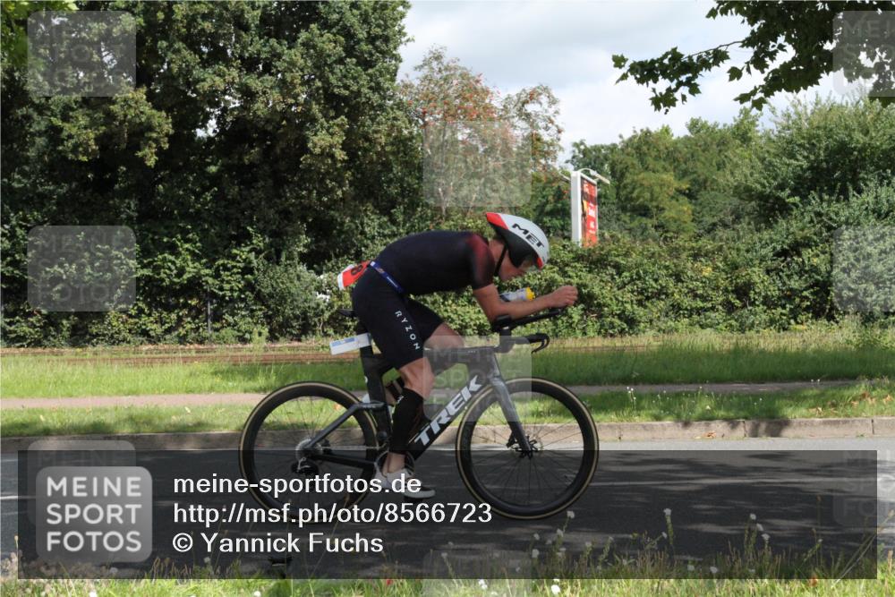 10.08.2025 - GEWOBA Citytriathlon Bremen Yannick Fuchs http://msf.ph/oto/8566723 10.08.2025 12:21:02 Radfahren 555, 558, 581, 662, 701, 758, 772, 795, 813, 869, 899, 969, 1001, 1002 meine-sportfotos.de