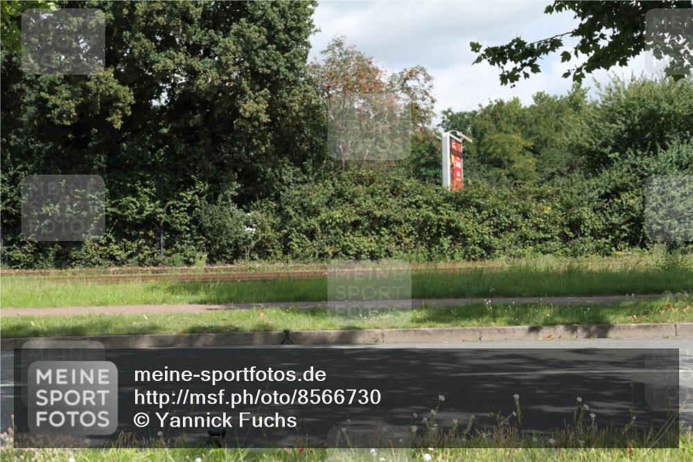 10.08.2025 - GEWOBA Citytriathlon Bremen Yannick Fuchs http://msf.ph/oto/8566730 10.08.2025 12:21:10 Radfahren 555, 558, 581, 662, 701, 758, 785, 813, 869, 913, 969, 975, 1002 meine-sportfotos.de