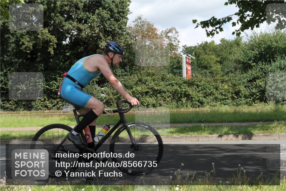 10.08.2025 - GEWOBA Citytriathlon Bremen Yannick Fuchs http://msf.ph/oto/8566735 10.08.2025 12:21:12 Radfahren 555, 558, 581, 662, 701, 758, 761, 785, 813, 869, 913, 969, 975, 1002 meine-sportfotos.de