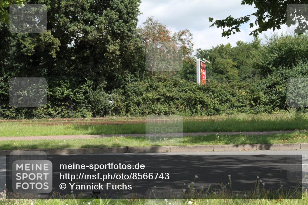 10.08.2025 - GEWOBA Citytriathlon Bremen Yannick Fuchs http://msf.ph/oto/8566743 10.08.2025 12:21:16 Radfahren 555, 558, 581, 618, 662, 758, 761, 785, 813, 869, 913, 949, 969, 975, 1002 meine-sportfotos.de