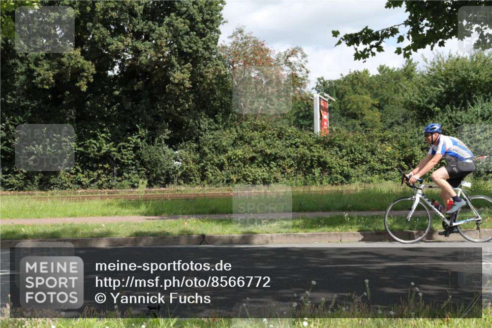 10.08.2025 - GEWOBA Citytriathlon Bremen Yannick Fuchs http://msf.ph/oto/8566772 10.08.2025 12:21:26 Radfahren 555, 618, 761, 785, 913, 949, 975, 1002 meine-sportfotos.de