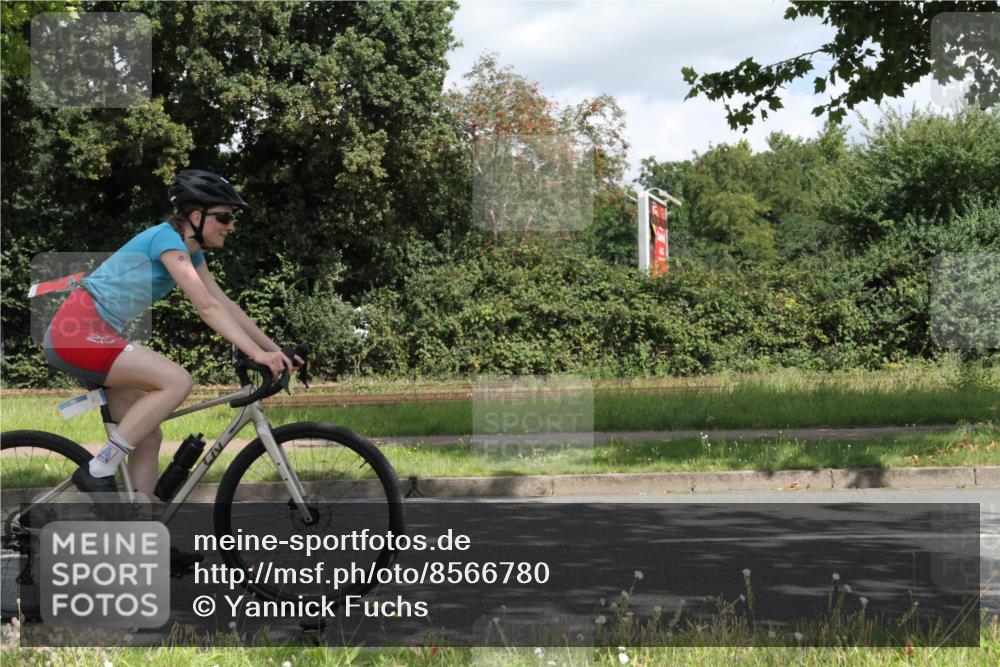 10.08.2025 - GEWOBA Citytriathlon Bremen Yannick Fuchs http://msf.ph/oto/8566780 10.08.2025 12:21:29 Radfahren 618, 761, 785, 913, 923, 949, 975 meine-sportfotos.de