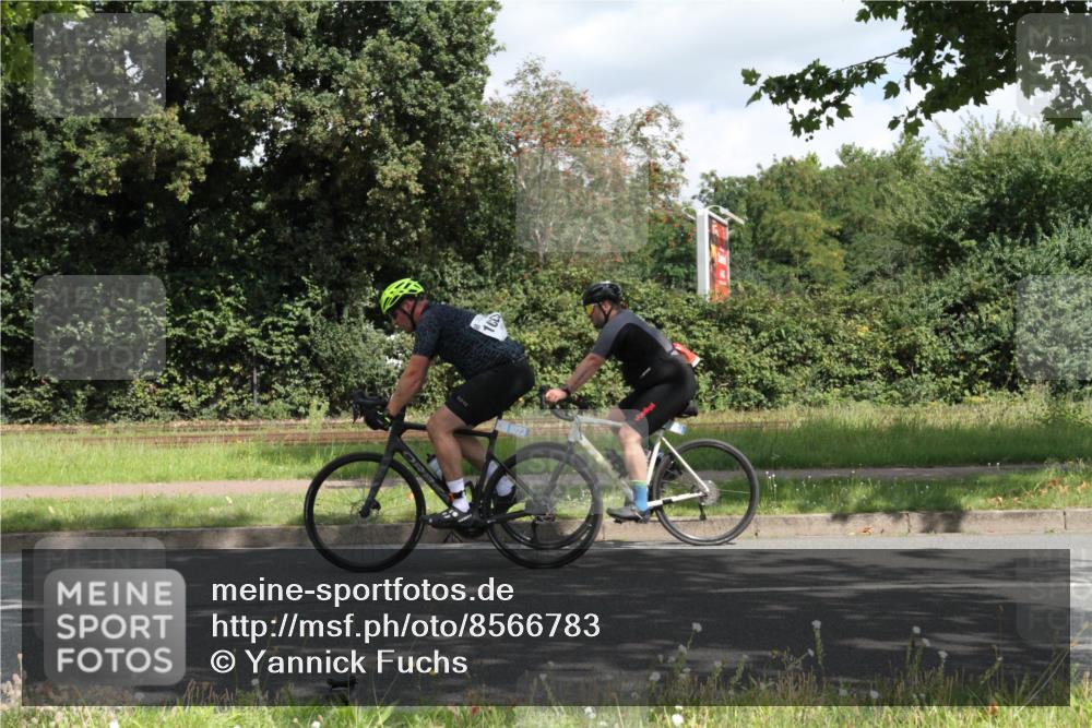 10.08.2025 - GEWOBA Citytriathlon Bremen Yannick Fuchs http://msf.ph/oto/8566783 10.08.2025 12:21:31 Radfahren 618, 761, 913, 923, 949, 975 meine-sportfotos.de