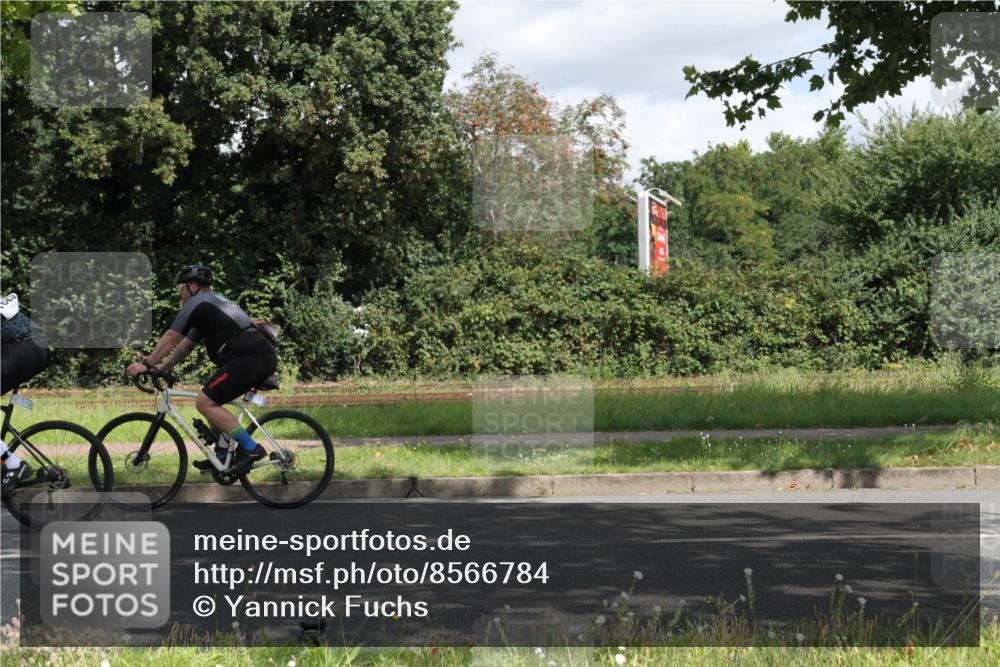 10.08.2025 - GEWOBA Citytriathlon Bremen Yannick Fuchs http://msf.ph/oto/8566784 10.08.2025 12:21:31 Radfahren 618, 761, 913, 923, 949, 975 meine-sportfotos.de