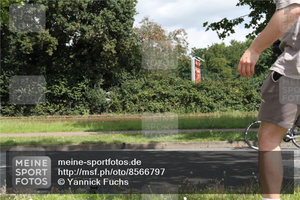10.08.2025 - GEWOBA Citytriathlon Bremen Yannick Fuchs http://msf.ph/oto/8566797 10.08.2025 12:21:35 Radfahren 618, 761, 913, 923, 949 meine-sportfotos.de