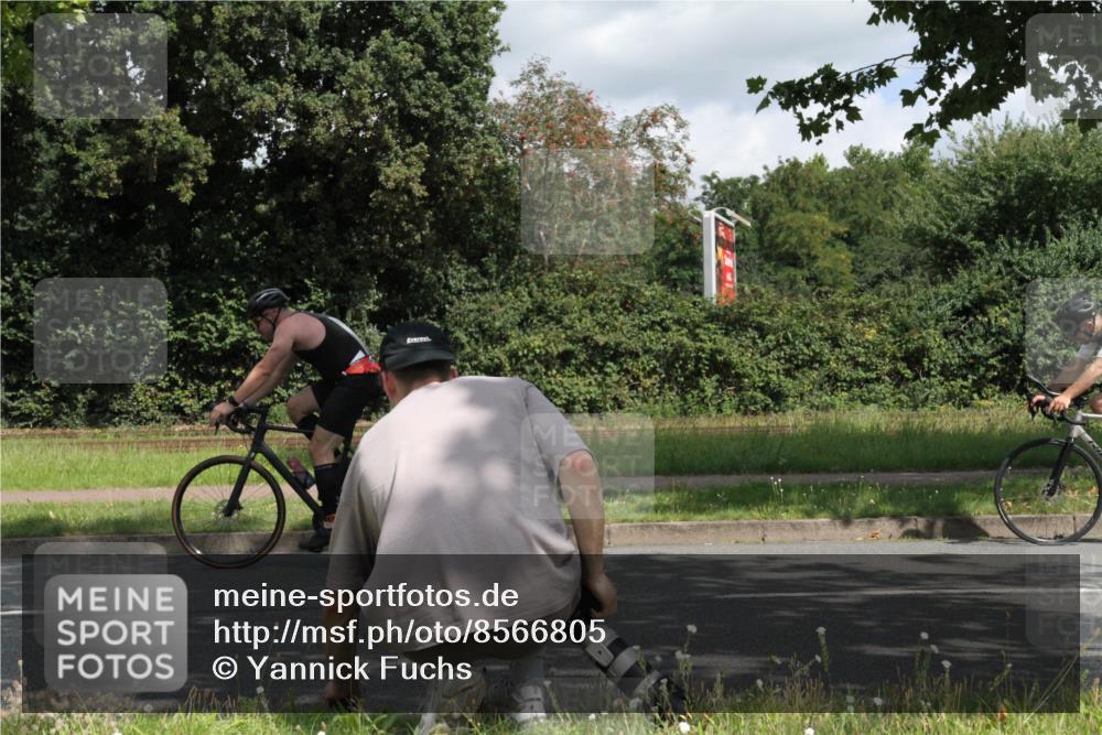 10.08.2025 - GEWOBA Citytriathlon Bremen Yannick Fuchs http://msf.ph/oto/8566805 10.08.2025 12:21:38 Radfahren 618, 923, 949 meine-sportfotos.de