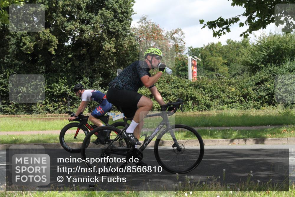 10.08.2025 - GEWOBA Citytriathlon Bremen Yannick Fuchs http://msf.ph/oto/8566810 10.08.2025 12:22:26 Radfahren 602, 663, 665, 803, 848, 870, 910, 1023 meine-sportfotos.de