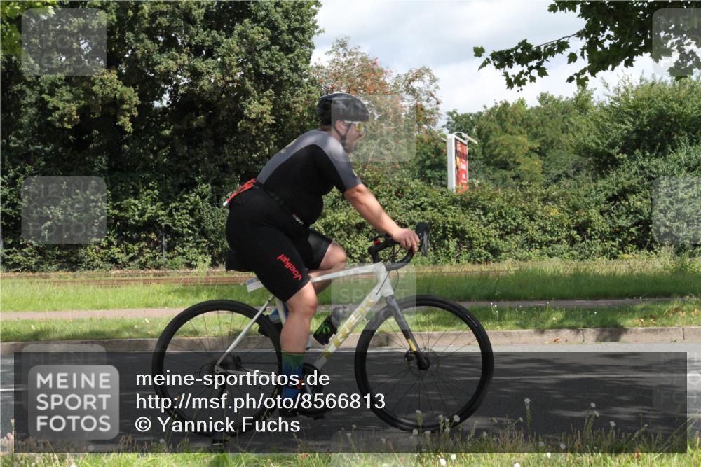 10.08.2025 - GEWOBA Citytriathlon Bremen Yannick Fuchs http://msf.ph/oto/8566813 10.08.2025 12:22:30 Radfahren 580, 602, 663, 665, 803, 848, 870, 910, 926, 1023 meine-sportfotos.de