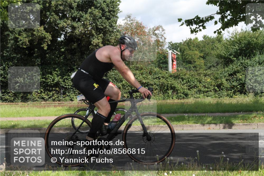 10.08.2025 - GEWOBA Citytriathlon Bremen Yannick Fuchs http://msf.ph/oto/8566815 10.08.2025 12:22:33 Radfahren 580, 602, 634, 663, 665, 803, 848, 870, 910, 926, 1023 meine-sportfotos.de