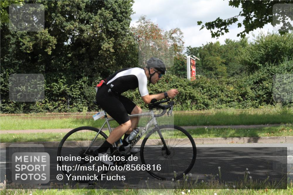 10.08.2025 - GEWOBA Citytriathlon Bremen Yannick Fuchs http://msf.ph/oto/8566816 10.08.2025 12:22:34 Radfahren 580, 602, 634, 663, 665, 803, 848, 870, 910, 926, 1023 meine-sportfotos.de