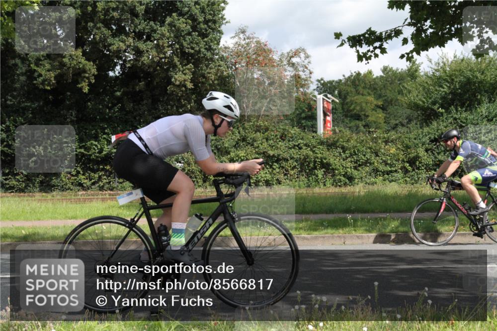 10.08.2025 - GEWOBA Citytriathlon Bremen Yannick Fuchs http://msf.ph/oto/8566817 10.08.2025 12:22:36 Radfahren 580, 602, 634, 663, 665, 803, 848, 870, 910, 926, 1023 meine-sportfotos.de