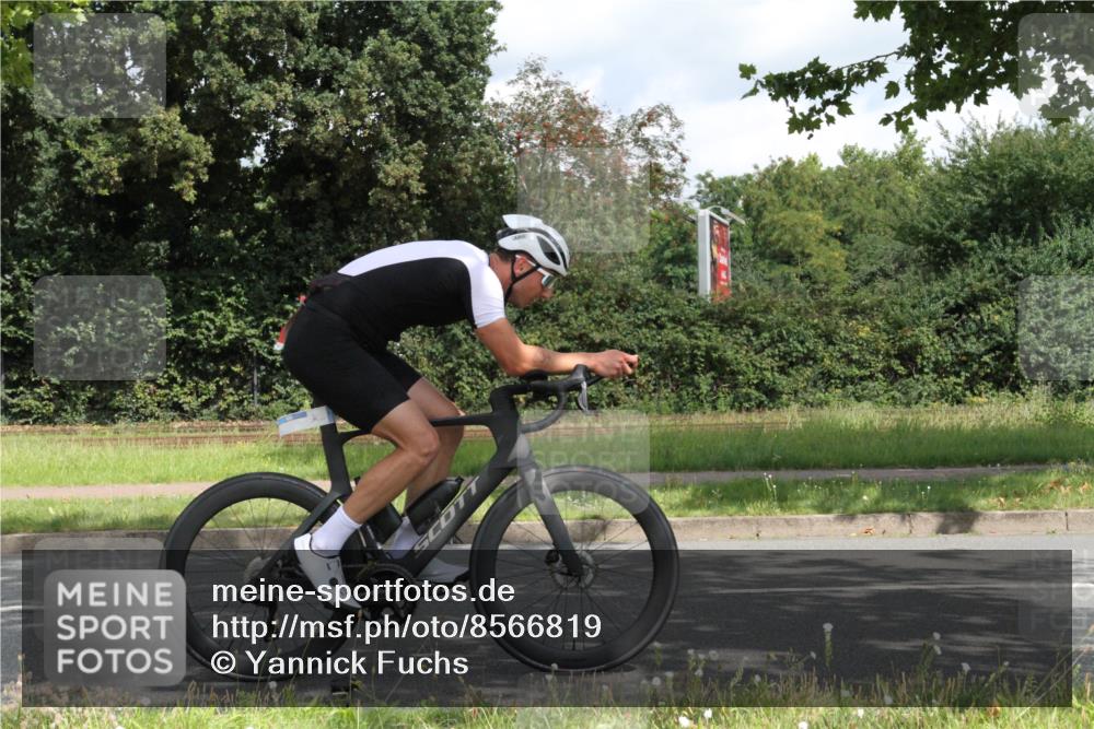 10.08.2025 - GEWOBA Citytriathlon Bremen Yannick Fuchs http://msf.ph/oto/8566819 10.08.2025 12:22:42 Radfahren 580, 634, 658, 665, 690, 714, 729, 803, 870, 910, 926 meine-sportfotos.de