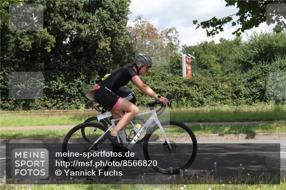 10.08.2025 - GEWOBA Citytriathlon Bremen Yannick Fuchs http://msf.ph/oto/8566820 10.08.2025 12:22:44 Radfahren 580, 634, 658, 665, 690, 714, 729, 803, 870, 910, 926 meine-sportfotos.de