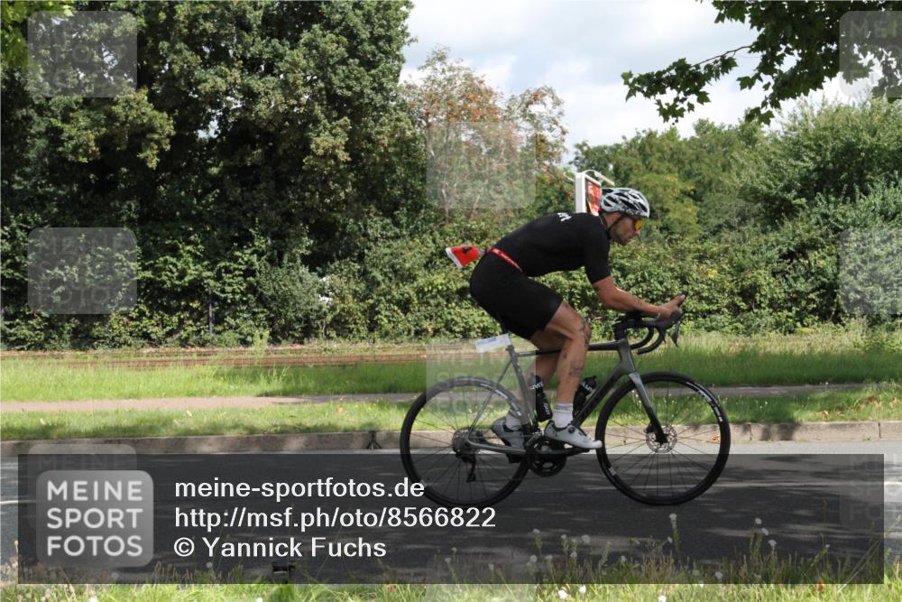 10.08.2025 - GEWOBA Citytriathlon Bremen Yannick Fuchs http://msf.ph/oto/8566822 10.08.2025 12:22:51 Radfahren 580, 634, 658, 690, 714, 729, 926 meine-sportfotos.de