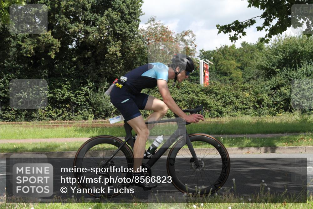 10.08.2025 - GEWOBA Citytriathlon Bremen Yannick Fuchs http://msf.ph/oto/8566823 10.08.2025 12:22:52 Radfahren 580, 634, 658, 690, 714, 729, 926 meine-sportfotos.de